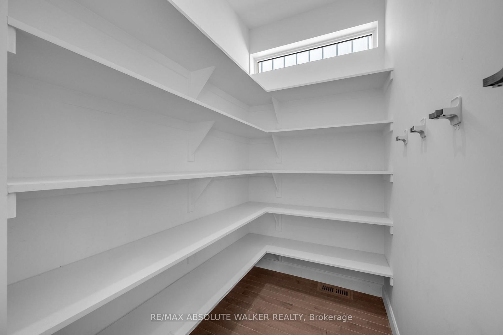 10 Chapleau Avenue • #A • Ottawa, ON photo 24