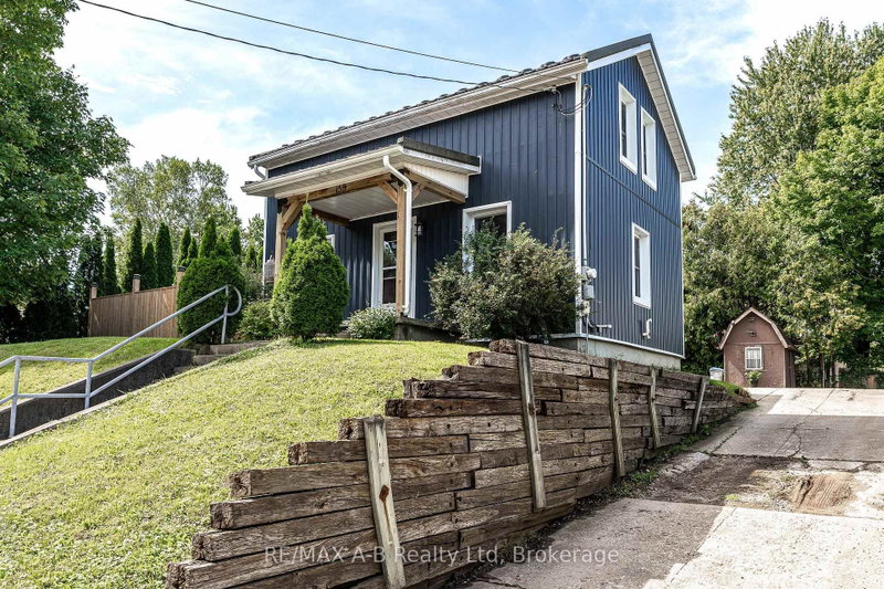 158 James Street N