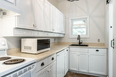 158 James Street N • St. Marys, ON photo 8