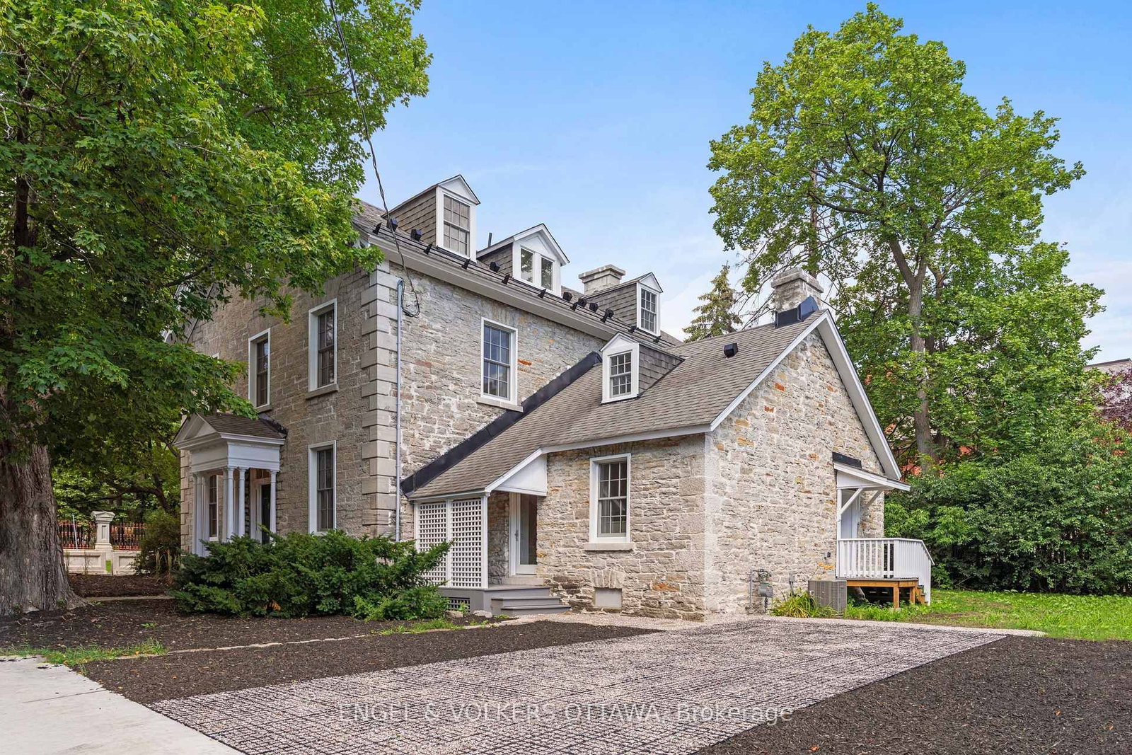 71 Thomas Street • Ottawa, ON photo 3