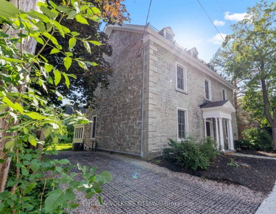 35 Mackay Street • Ottawa, ON photo 2