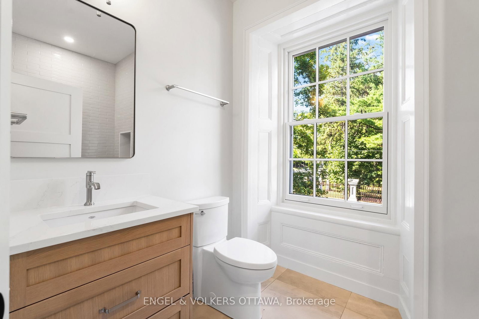 35 Mackay Street • Ottawa, ON photo 27