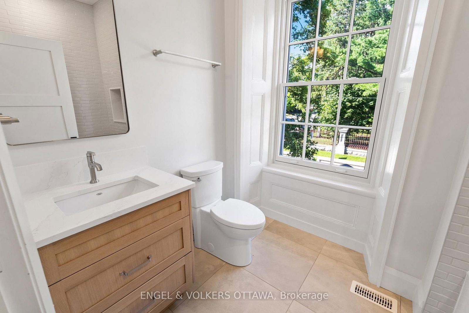 35 Mackay Street • Ottawa, ON photo 28
