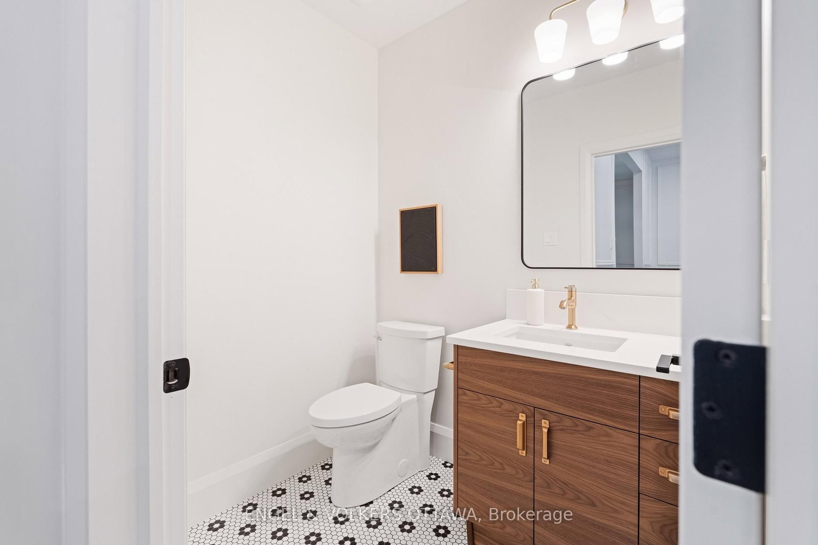 35 Mackay Street • Ottawa, ON photo 9