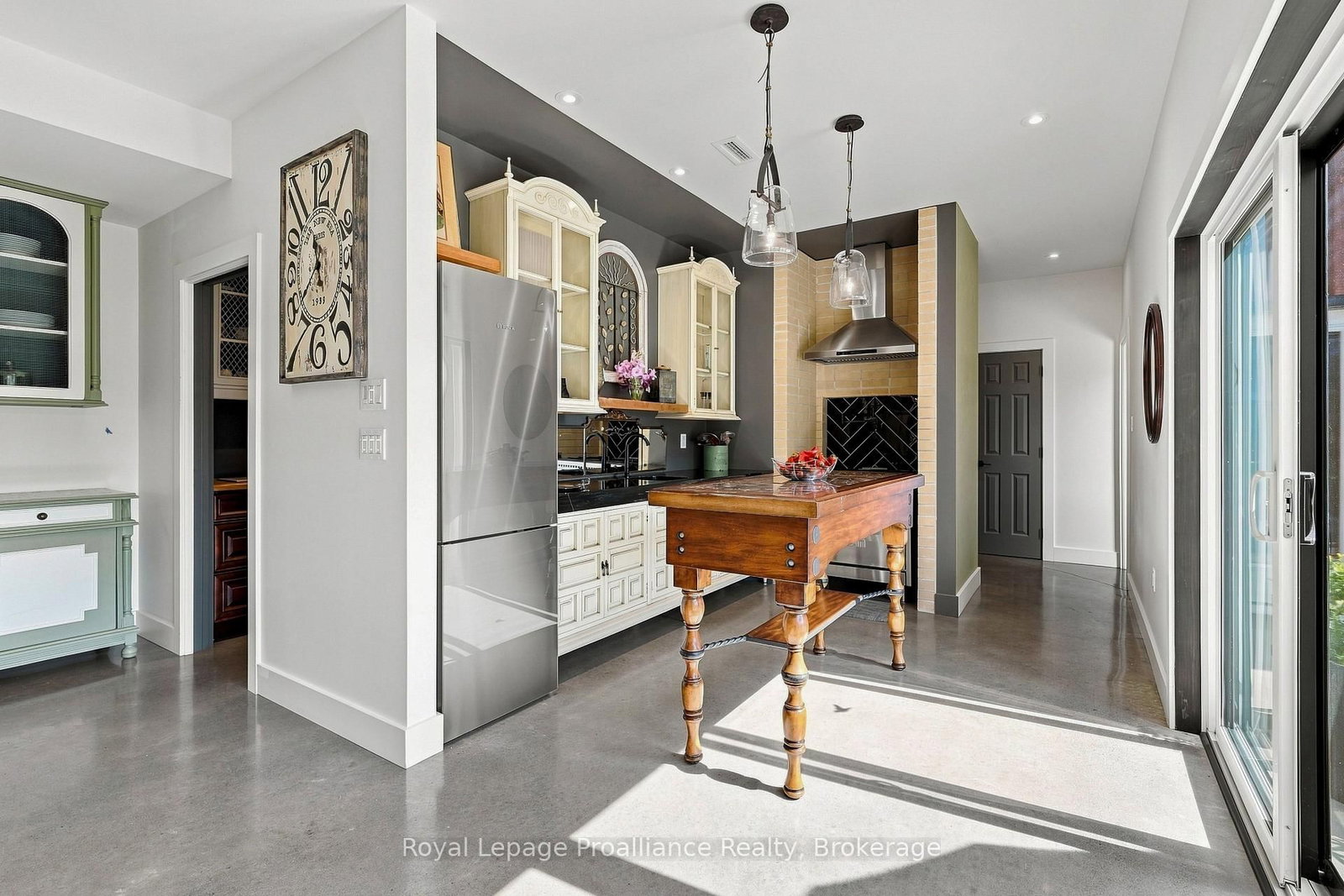 3646 County Road 8 • Prince Edward County, ON photo 16