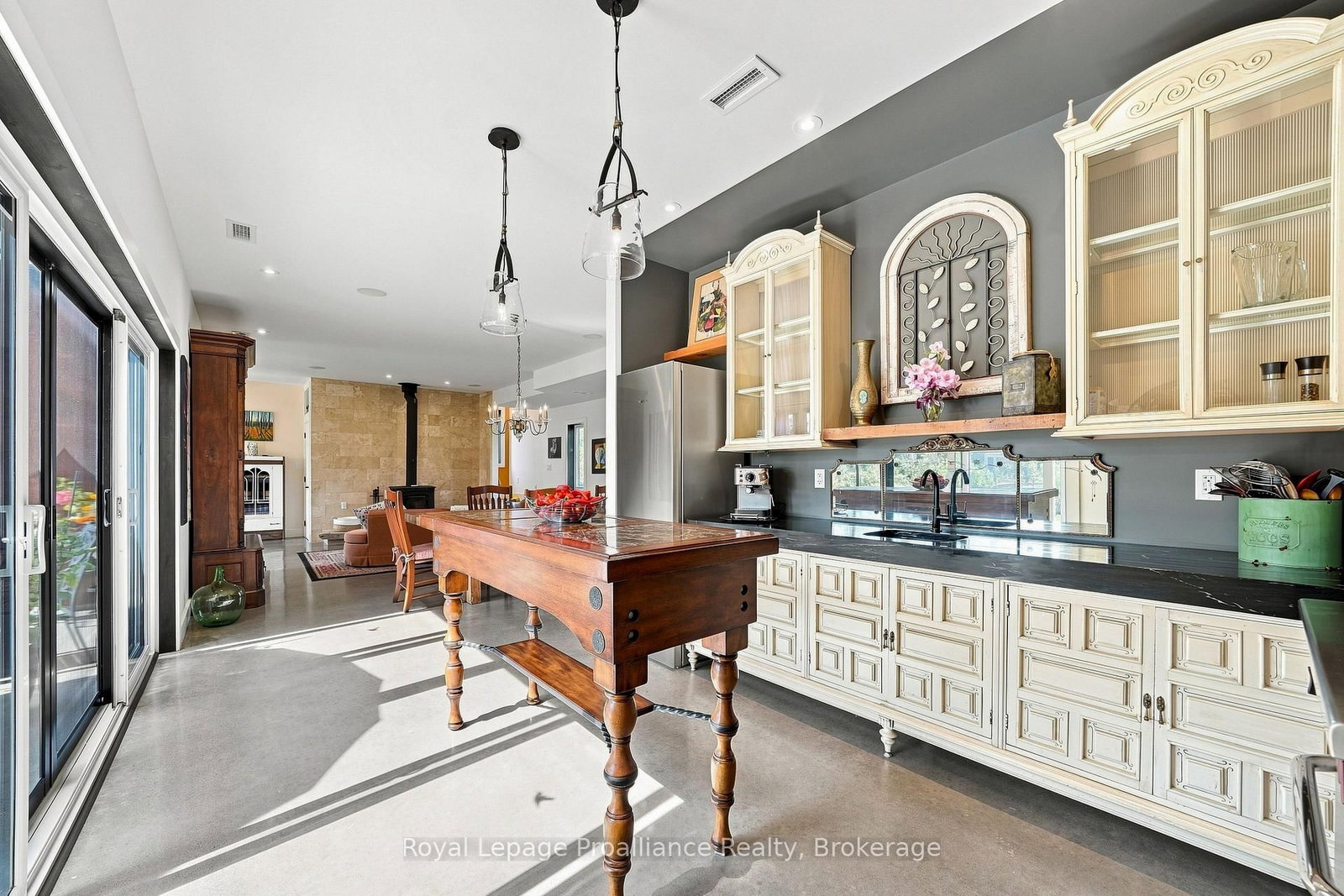 3646 County Road 8 • Prince Edward County, ON photo 18