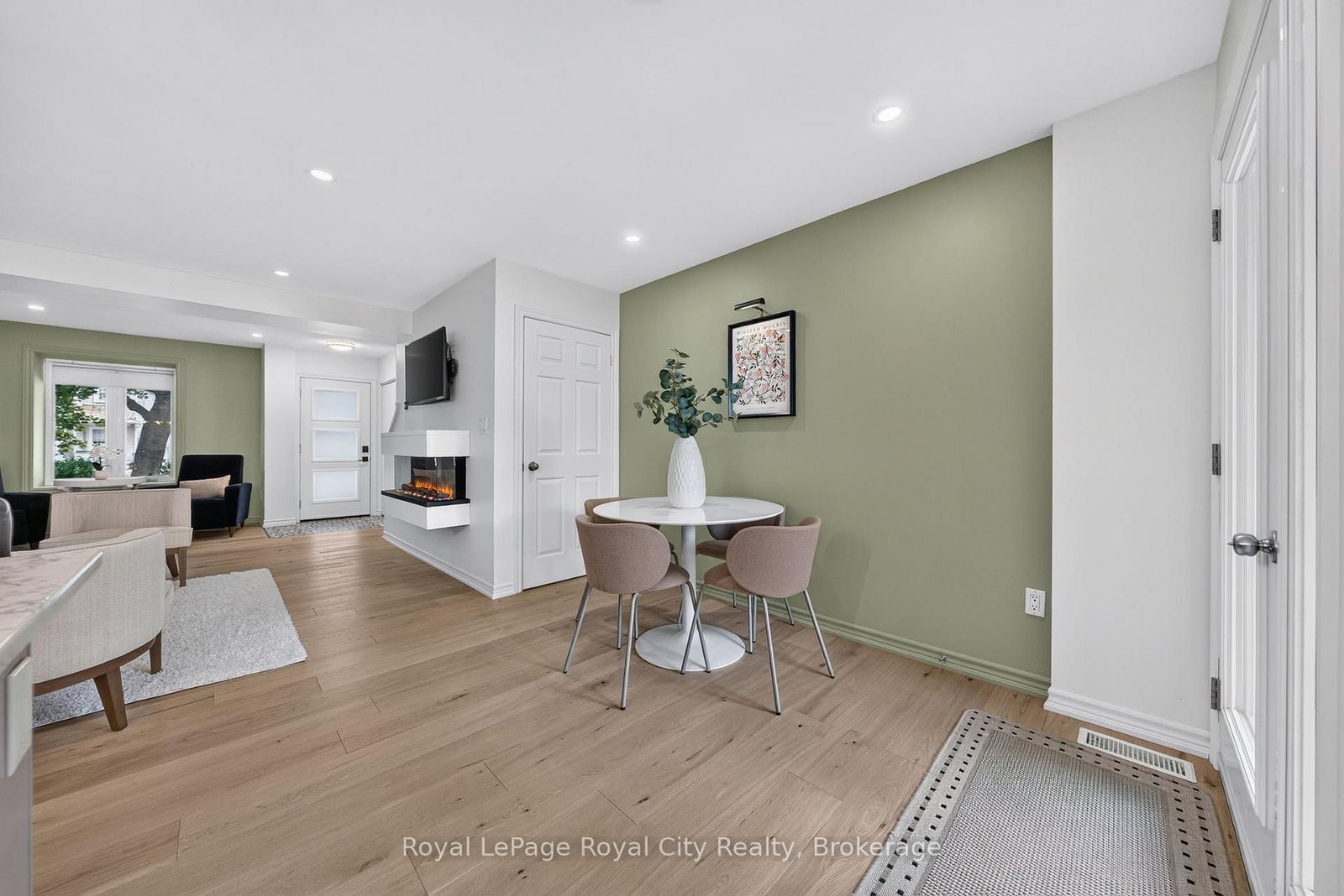 12 Southcreek Trail • Guelph, ON photo 15