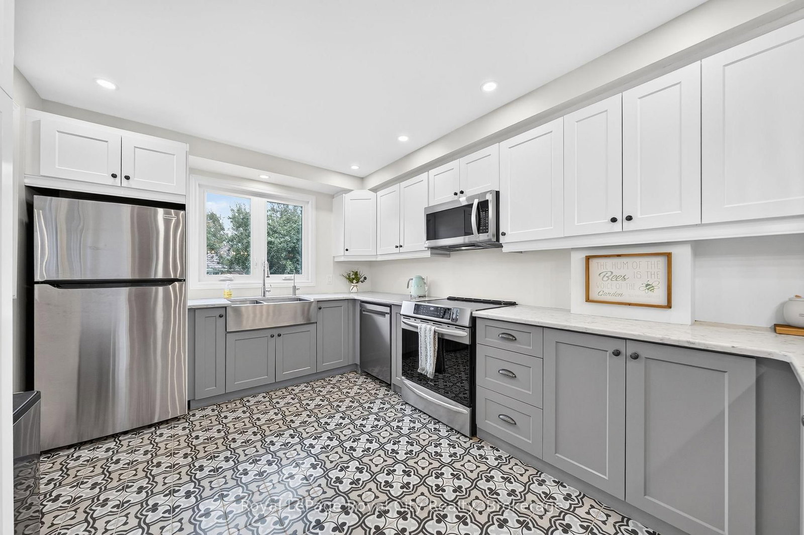 12 Southcreek Trail • Guelph, ON photo 19