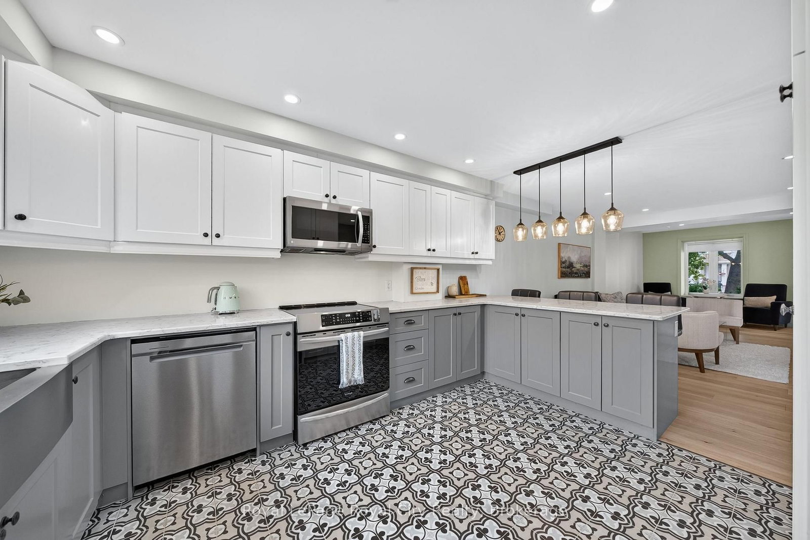 12 Southcreek Trail • Guelph, ON photo 22