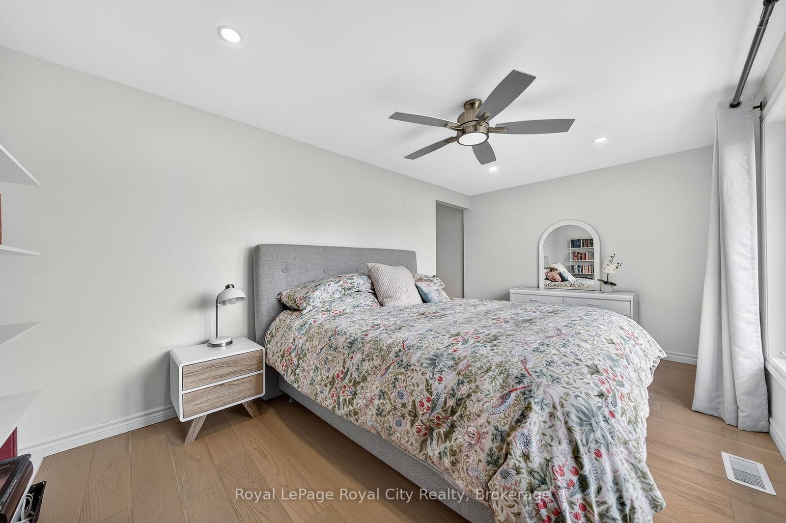 12 Southcreek Trail • Guelph, ON photo 26