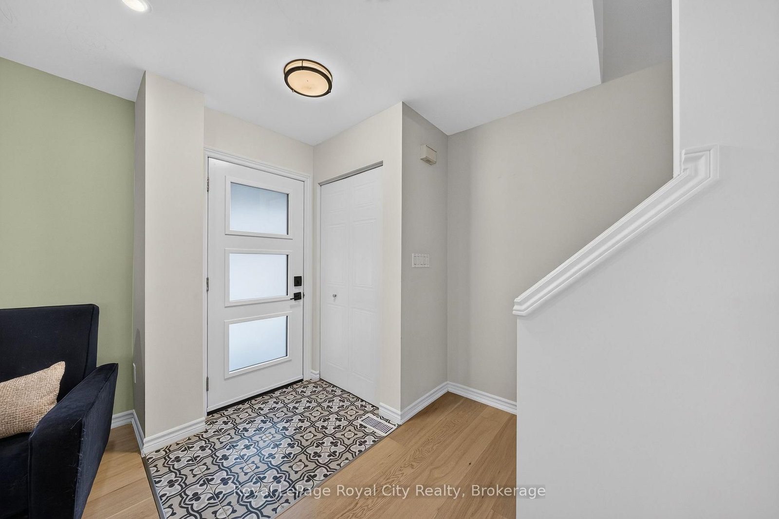 12 Southcreek Trail • Guelph, ON photo 4