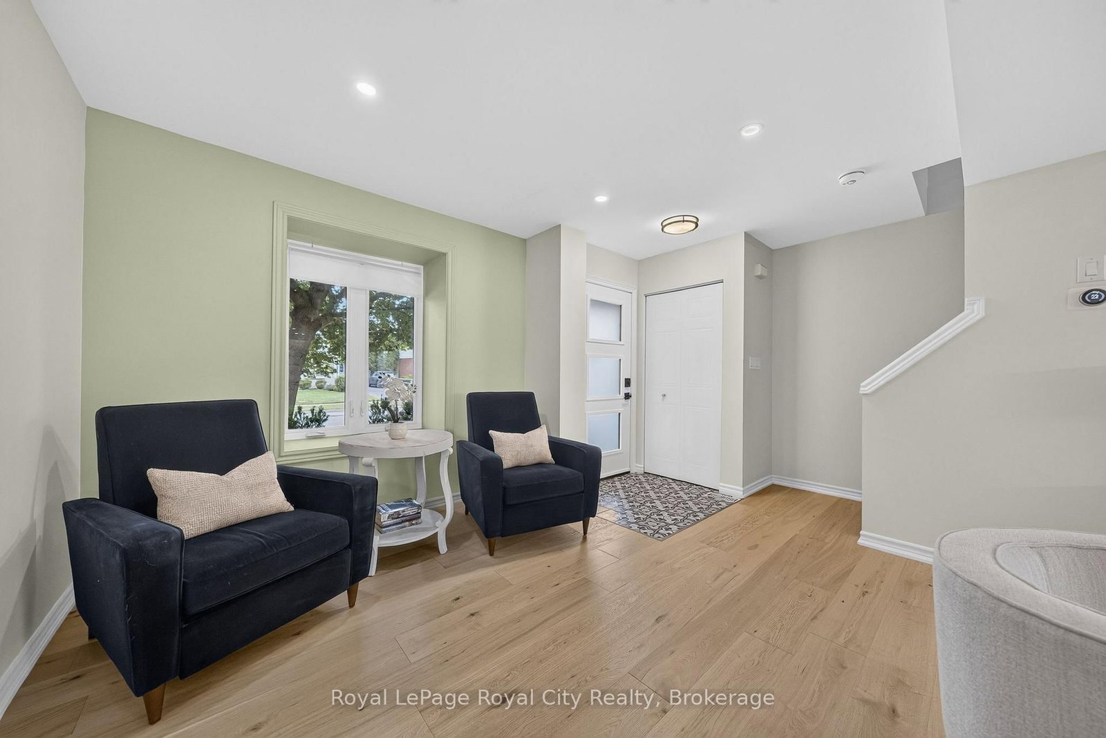 12 Southcreek Trail • Guelph, ON photo 6
