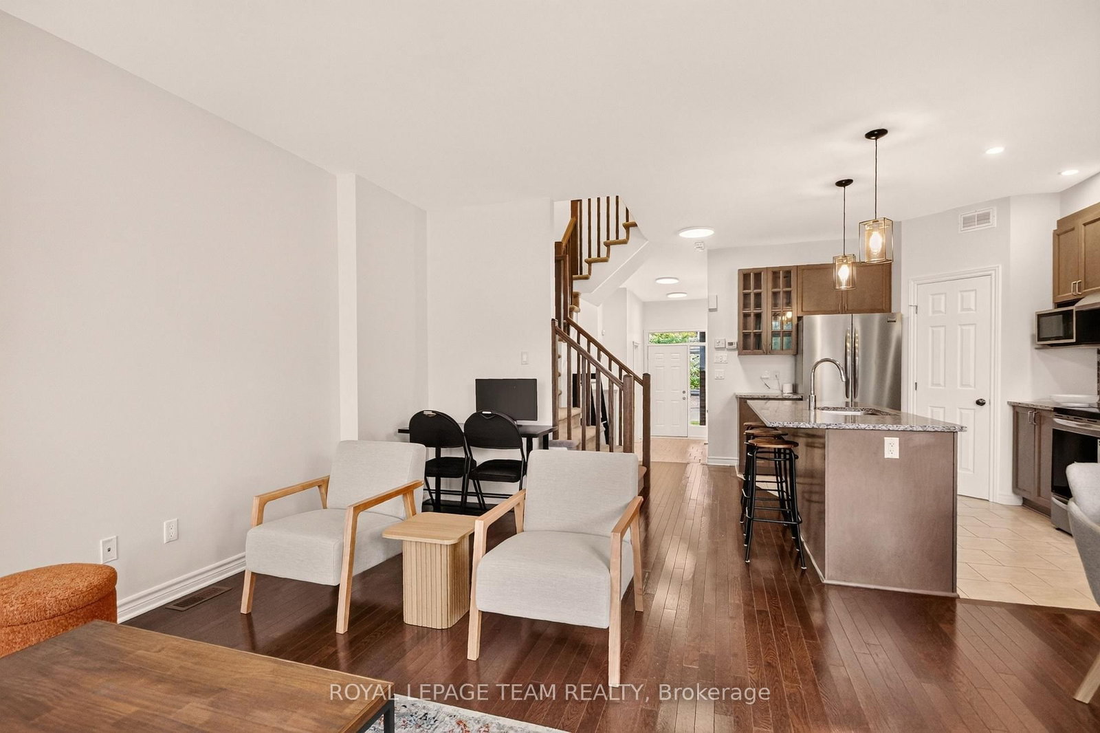 328 WARMSTONE Drive • Ottawa, ON photo 11