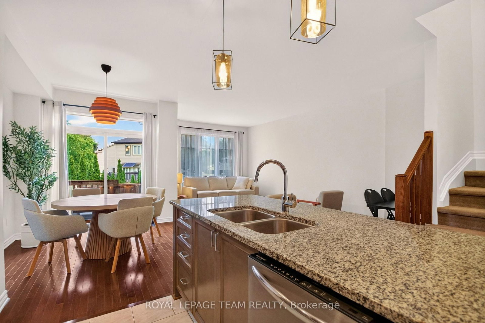 328 WARMSTONE Drive • Ottawa, ON photo 20