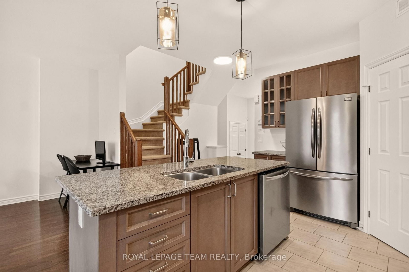328 WARMSTONE Drive • Ottawa, ON photo 21
