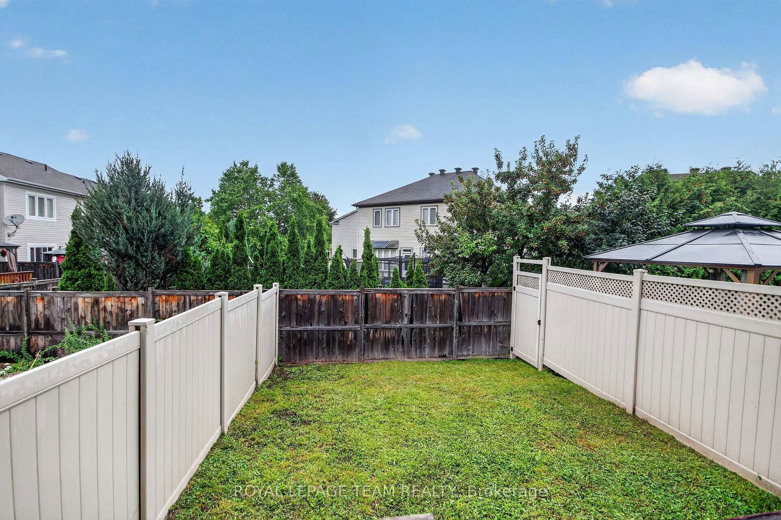 328 WARMSTONE Drive • Ottawa, ON photo 49