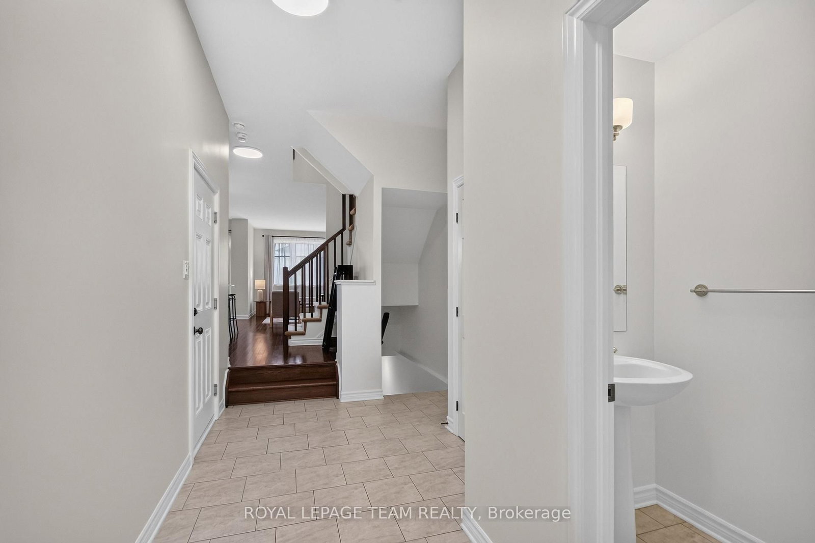 328 WARMSTONE Drive • Ottawa, ON photo 6
