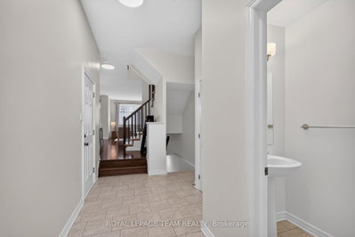 328 WARMSTONE Drive • Ottawa, ON photo 6