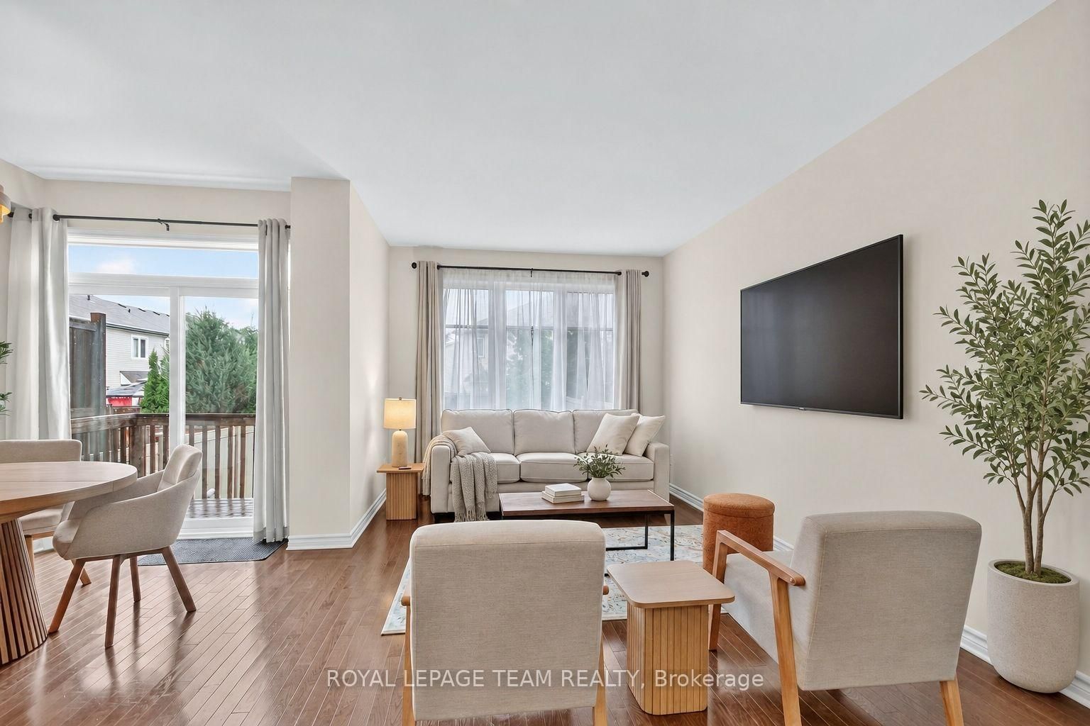 328 WARMSTONE Drive • Ottawa, ON photo 9