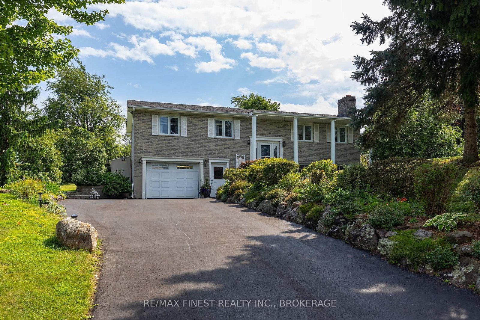 1881 Macalpine Road • Gananoque, ON photo 2