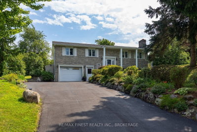 1881 Macalpine Road • Gananoque, ON photo 2