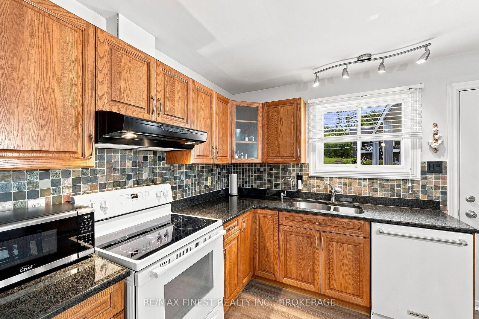 1881 Macalpine Road • Gananoque, ON photo 23