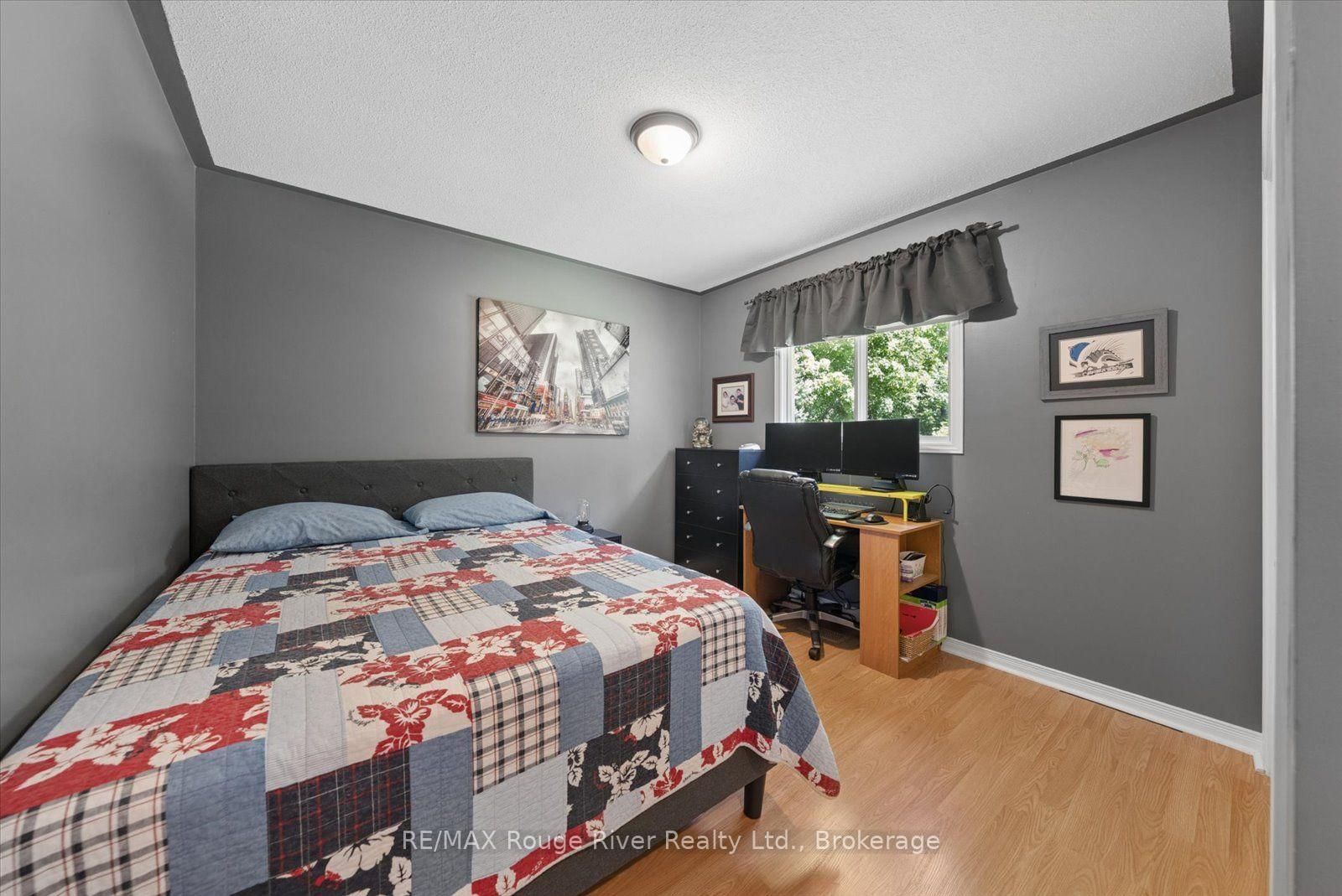 32 South Maloney Street • Limoges, ON photo 13