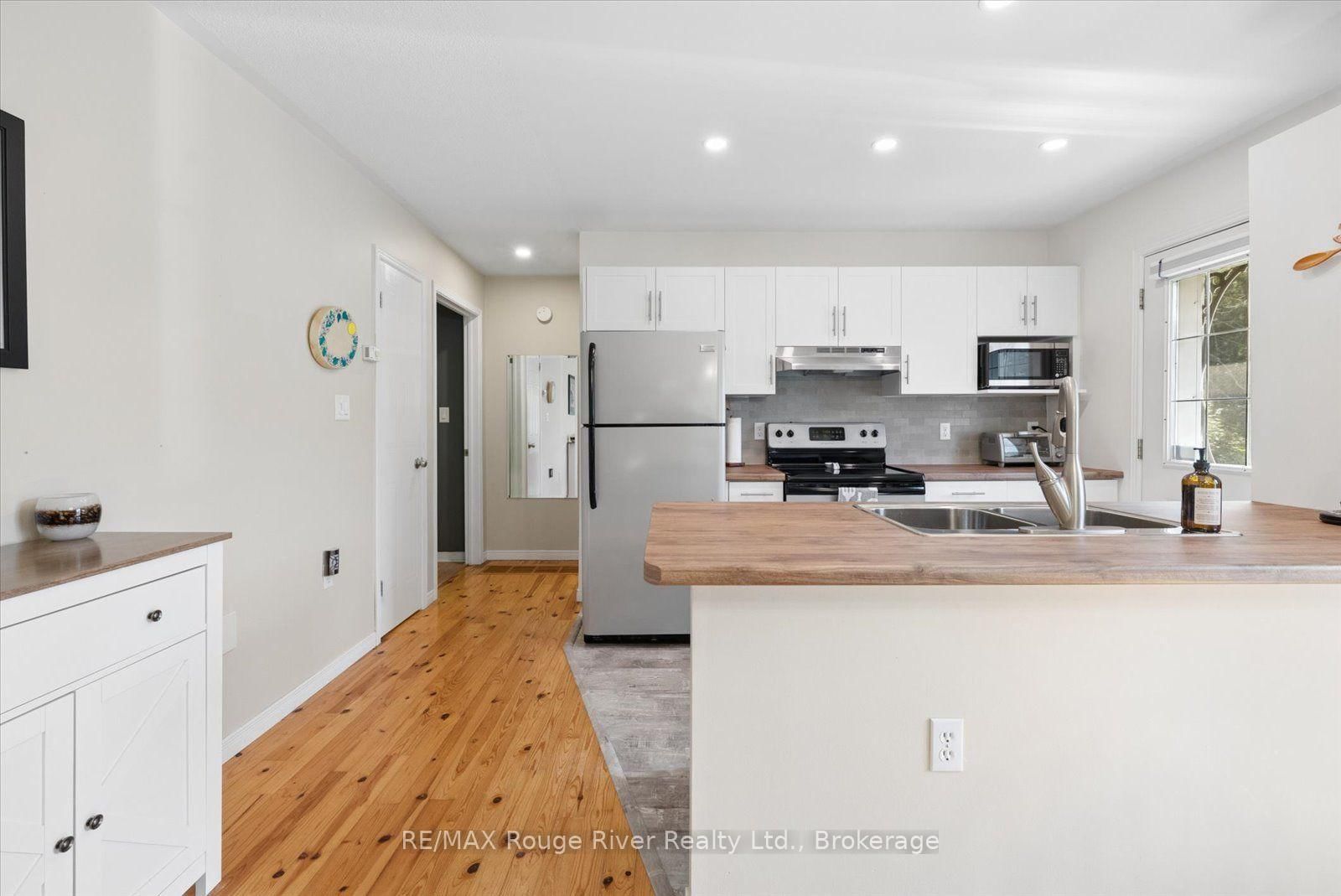 32 South Maloney Street • Limoges, ON photo 10