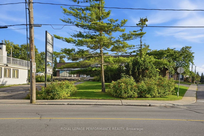 692 Main St E photo 3