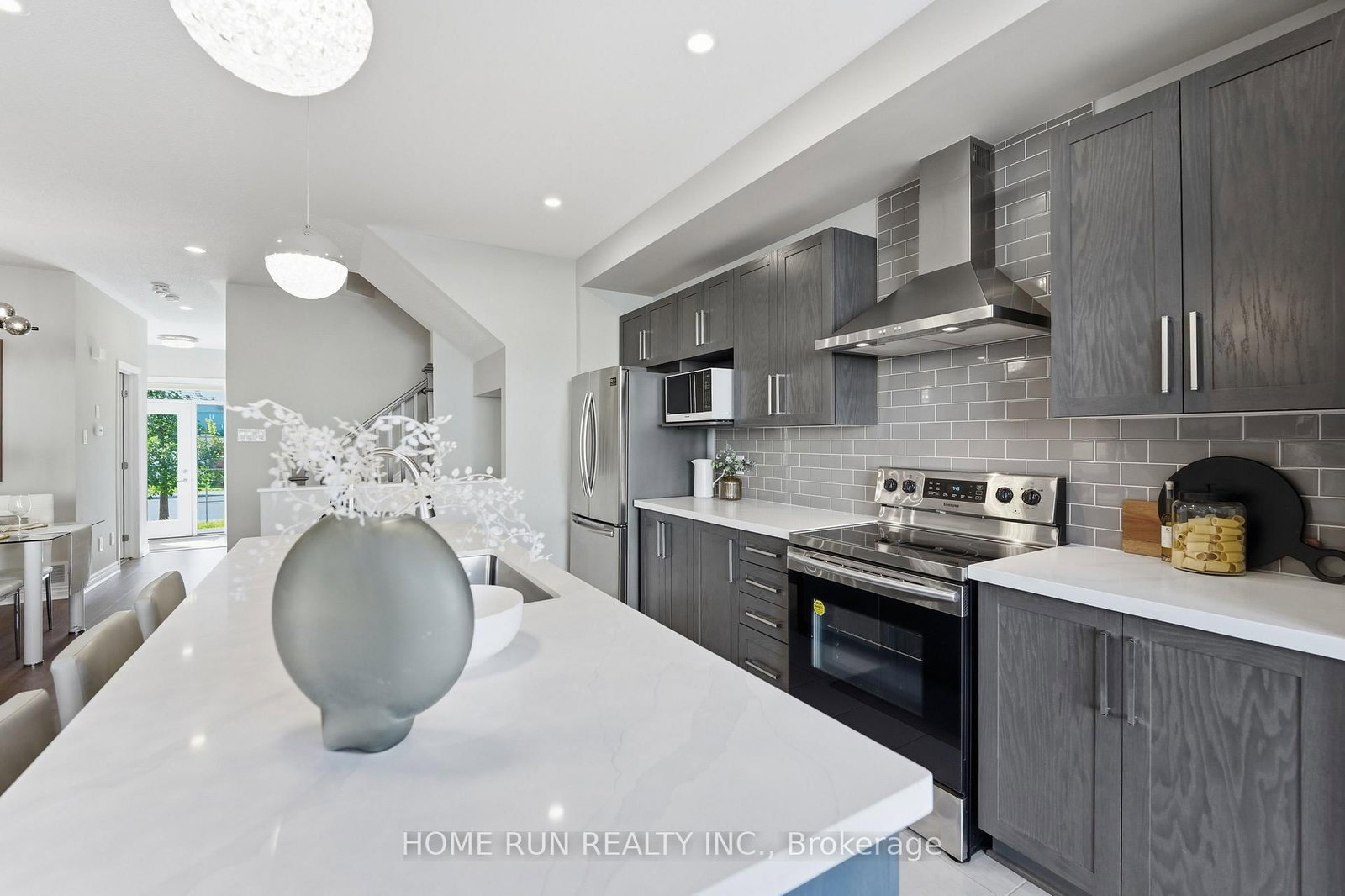 1008 Kilbirnie Drive • Ottawa, ON photo 13