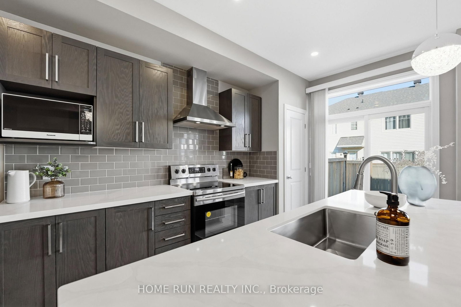 1008 Kilbirnie Drive • Ottawa, ON photo 17