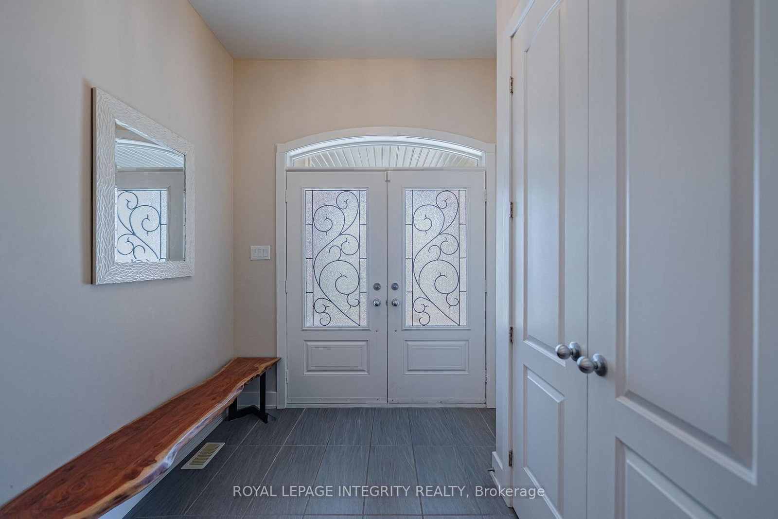 176 ESCARPMENT Crescent • Kanata, ON photo 5