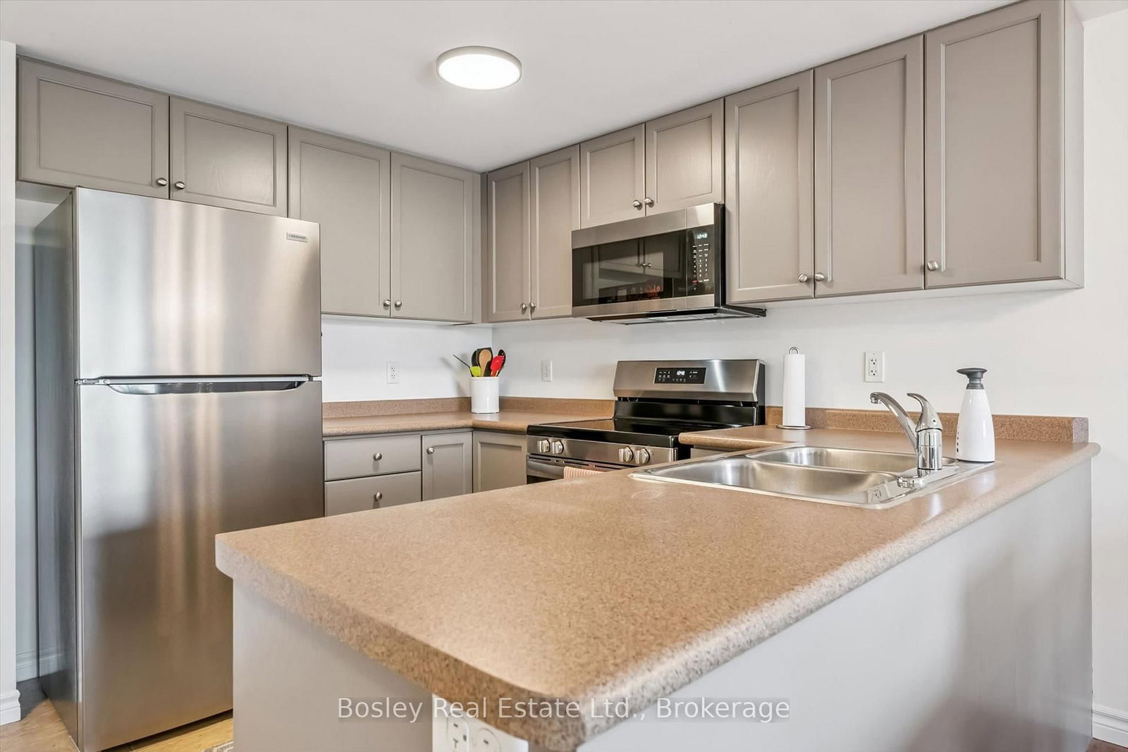 19 Waterford Drive • #214 • Guelph, ON photo 6