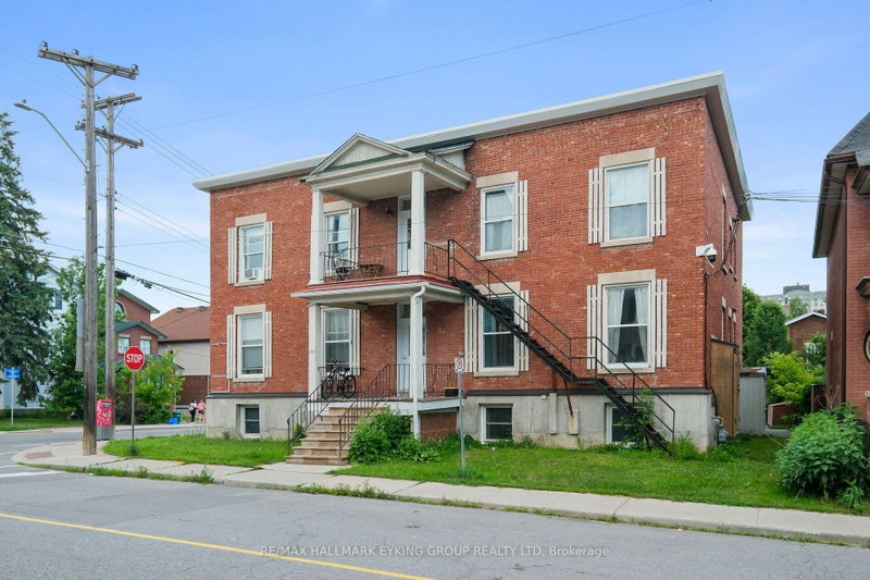 3 - 135 Concord Street S