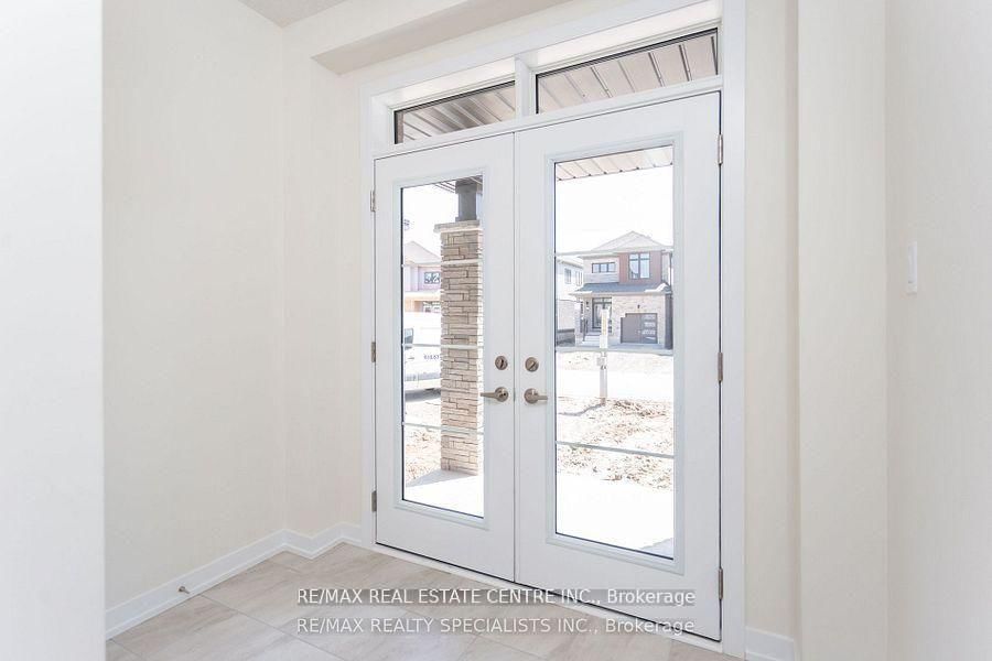 16 Monteith Drive S • Brantford, ON photo 9