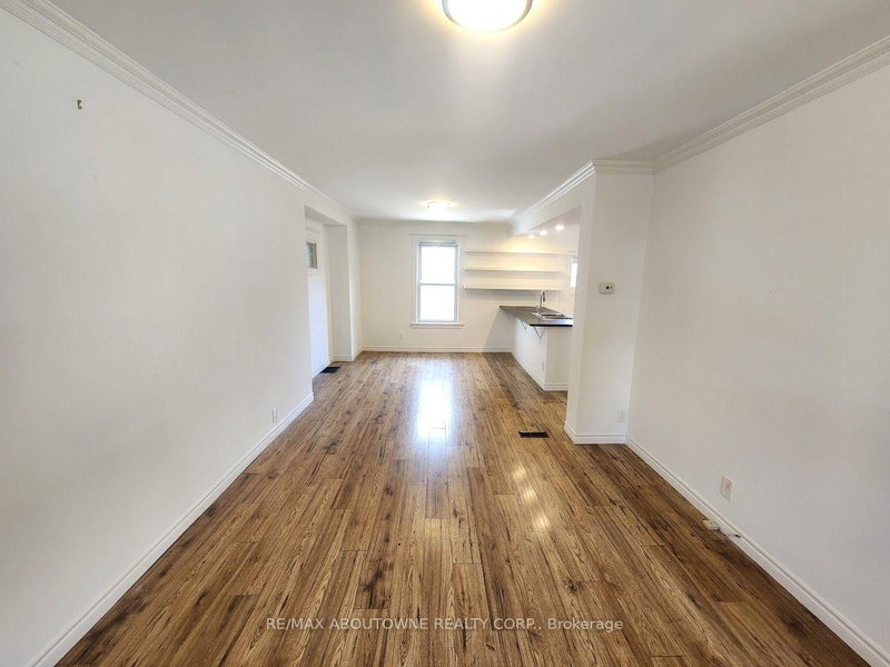 205 Kensington Avenue S