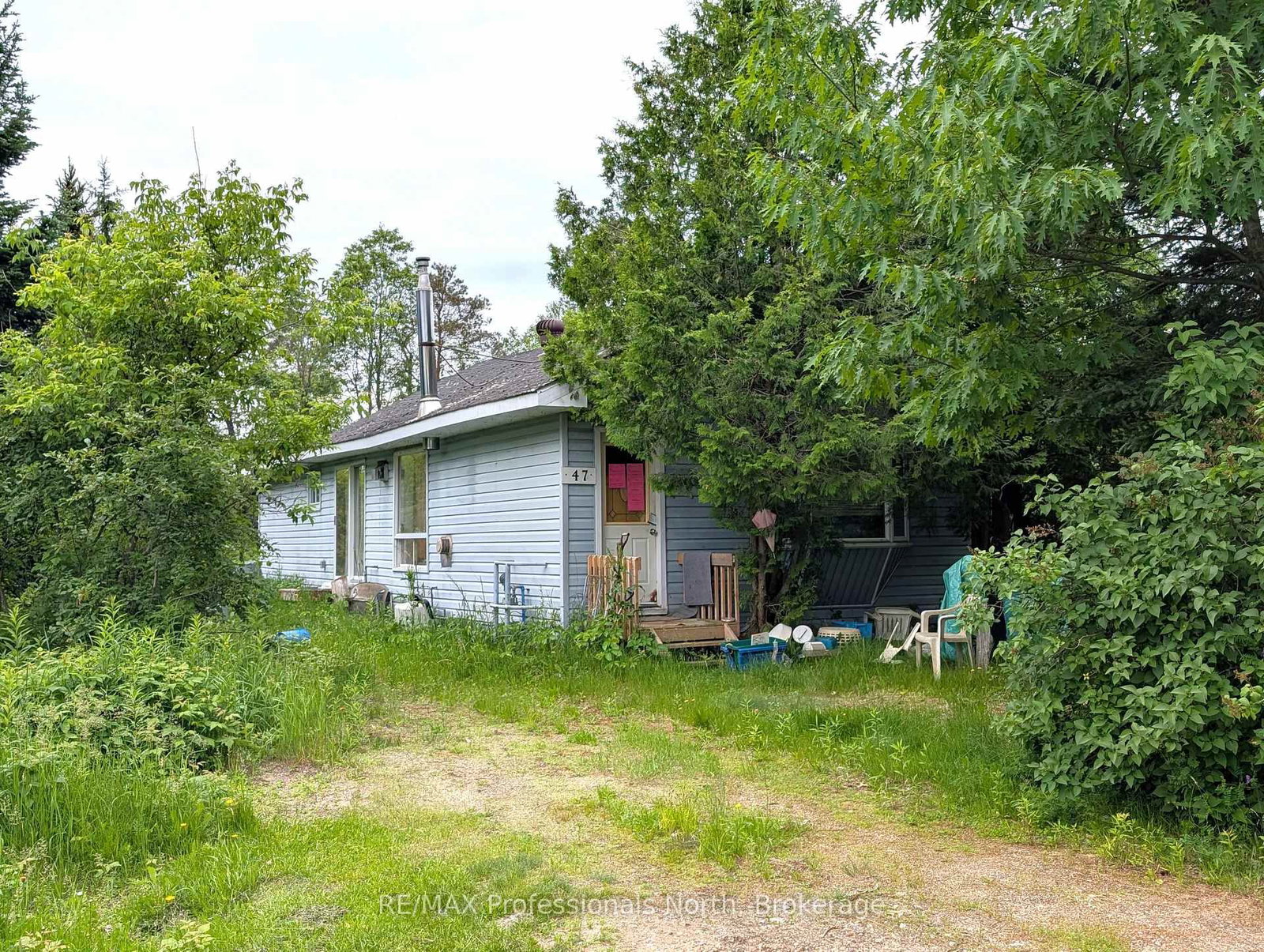 47 RIVERSIDE Avenue • South River, ON photo 1