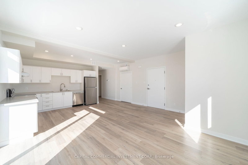 36 Main Street E