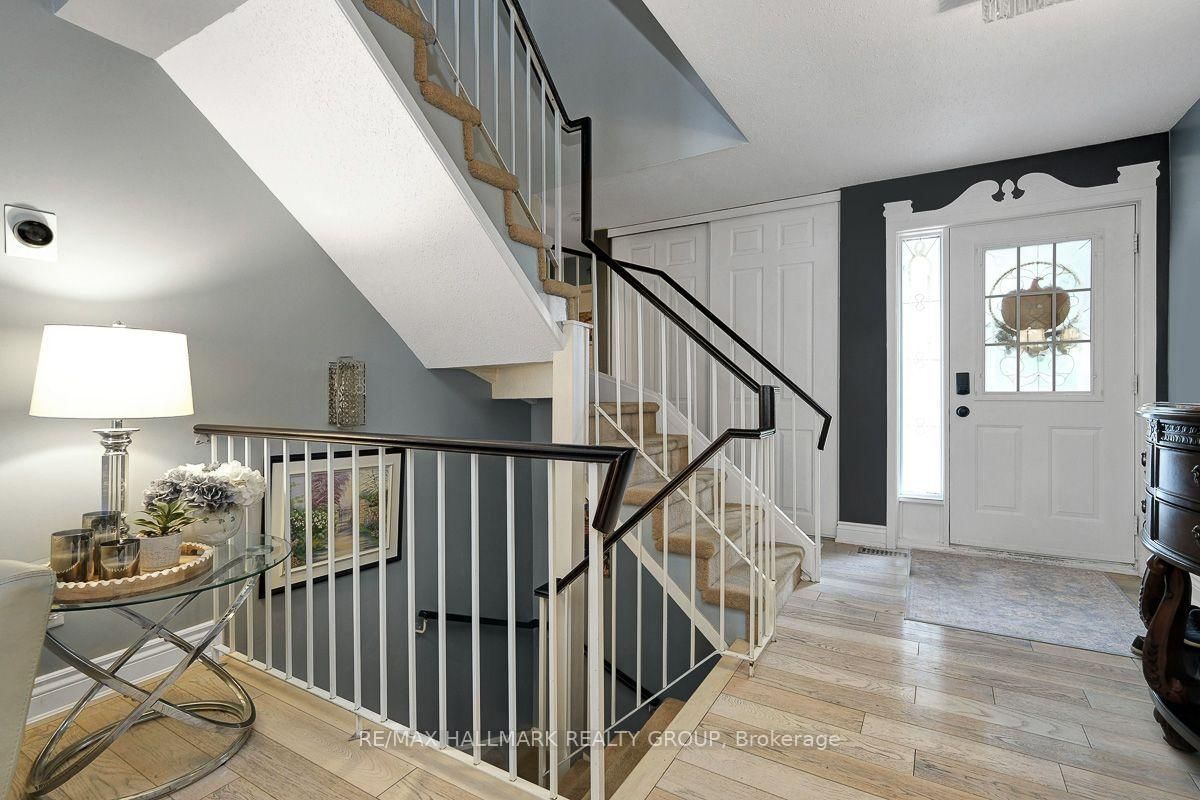 295 Kennedy Lane E • Ottawa, ON photo 5