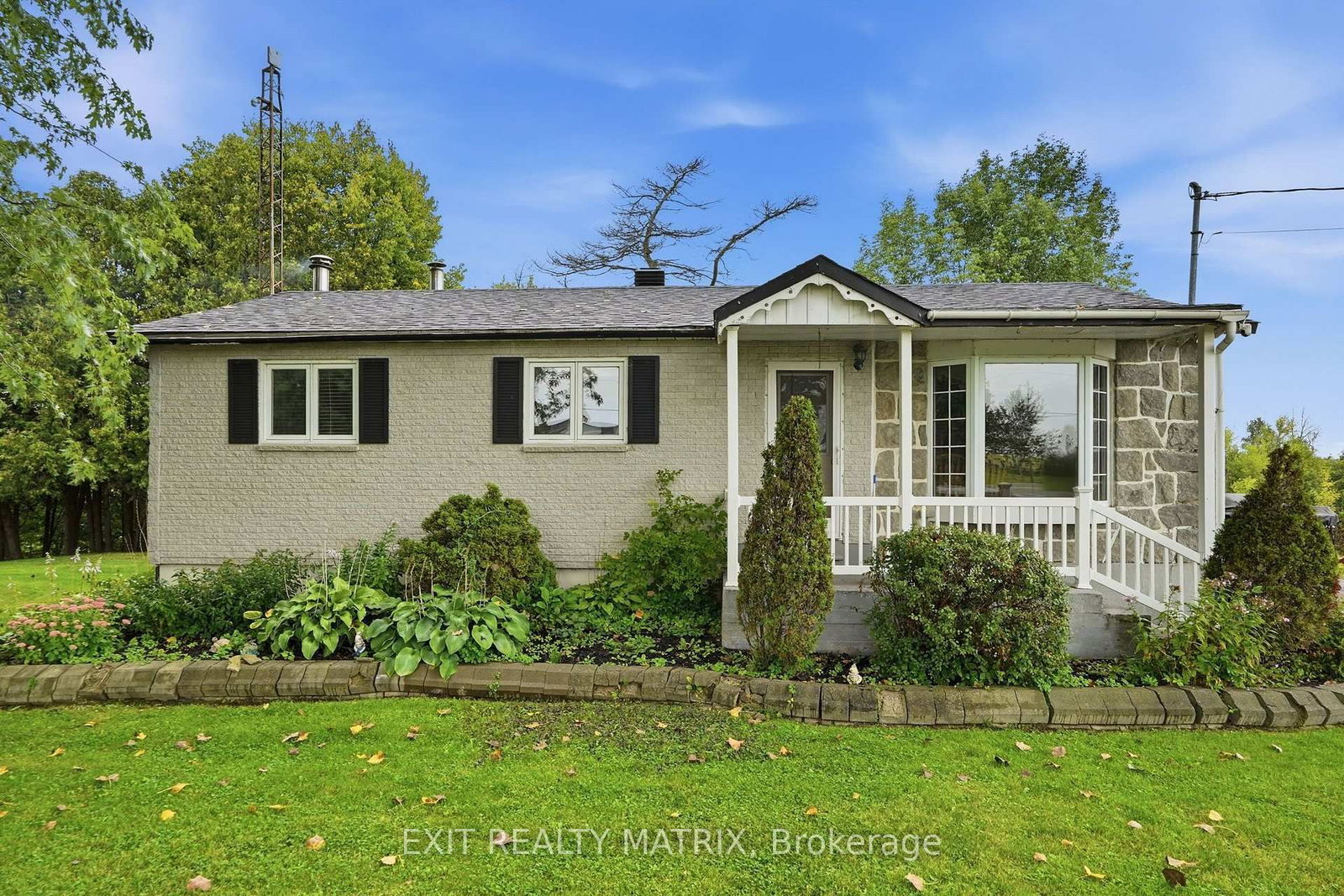 22215 Laggan-Glenelg Road • North Glengarry, ON photo 3