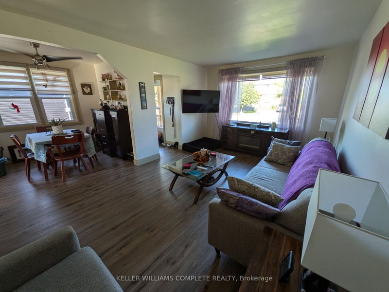 487 SCHOLFIELD Ave N photo 4
