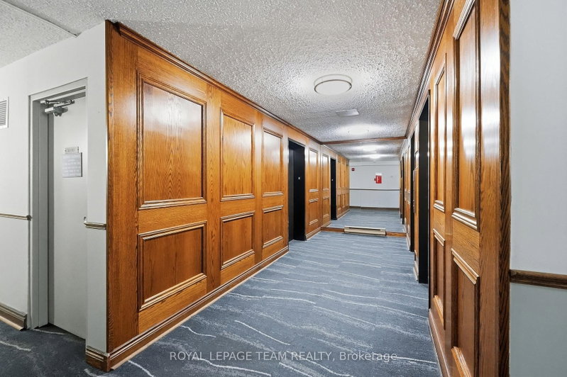 801 - 530 Laurier Avenue W