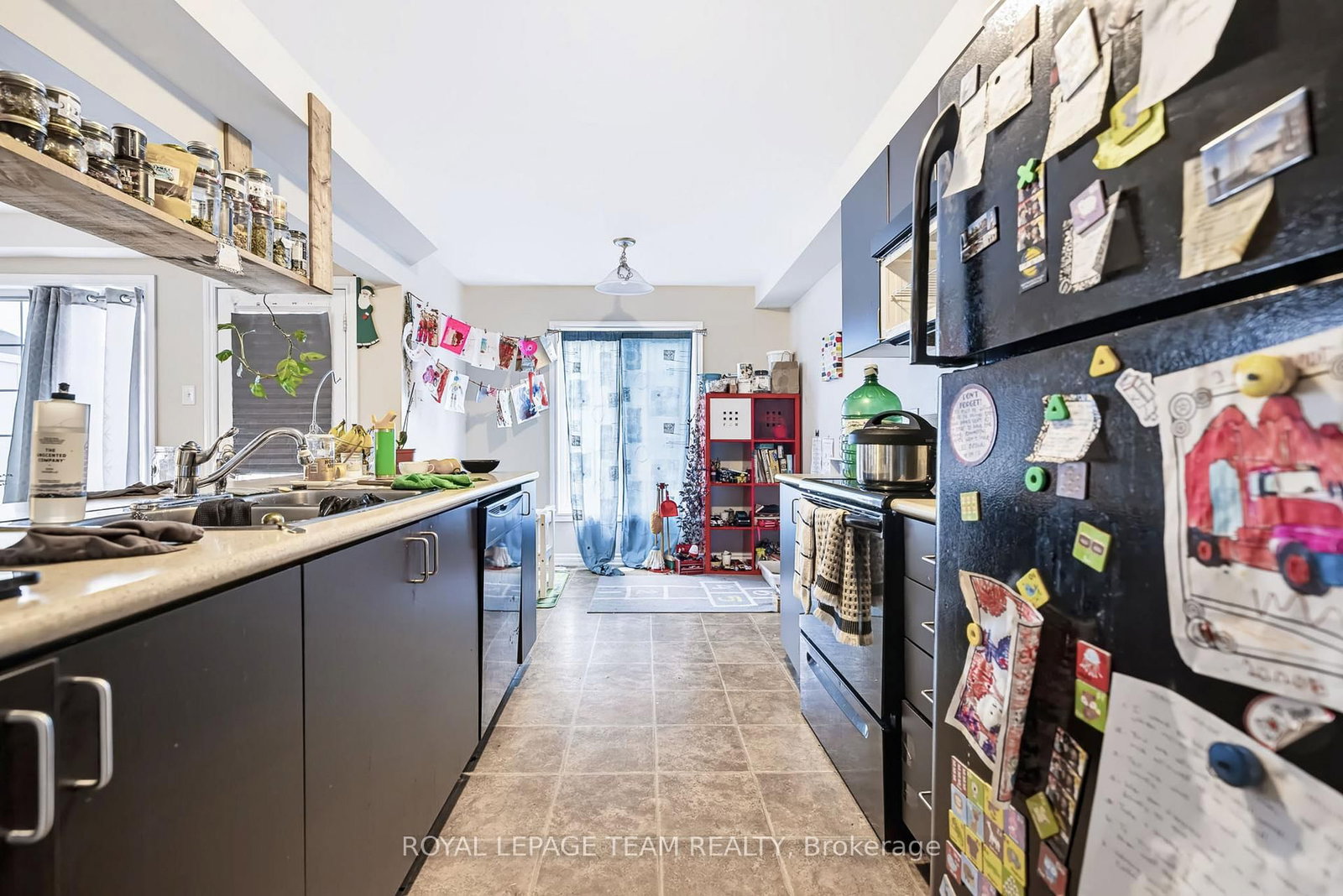 2510 Nutgrove Avenue • Ottawa, ON photo 10