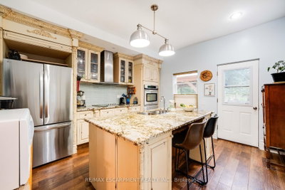 72 Pearl Street • Brantford, ON photo 2