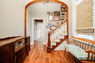72 Pearl Street • Brantford, ON photo 3