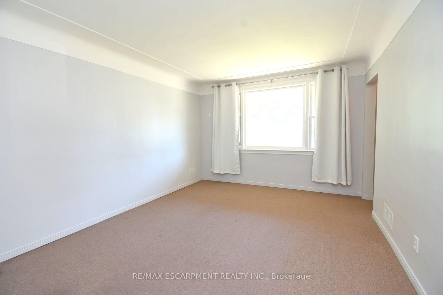 39 Chester Road • Hamilton, ON photo 10