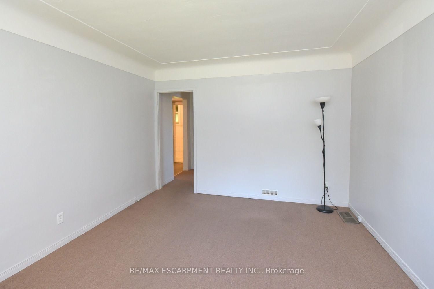 39 Chester Road • Hamilton, ON photo 11