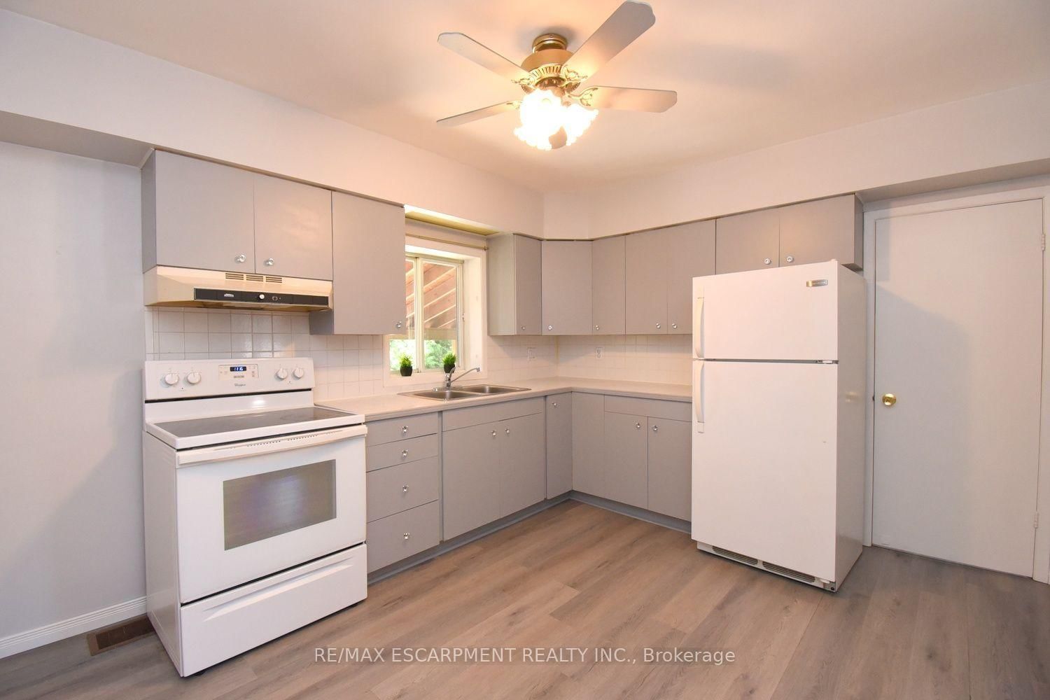 39 Chester Road • Hamilton, ON photo 15