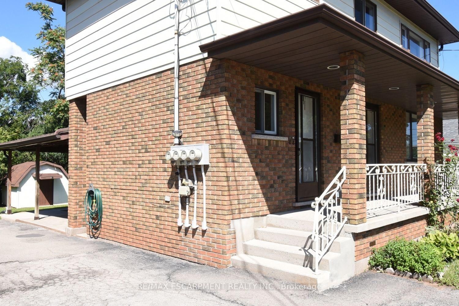 39 Chester Road • Hamilton, ON photo 3