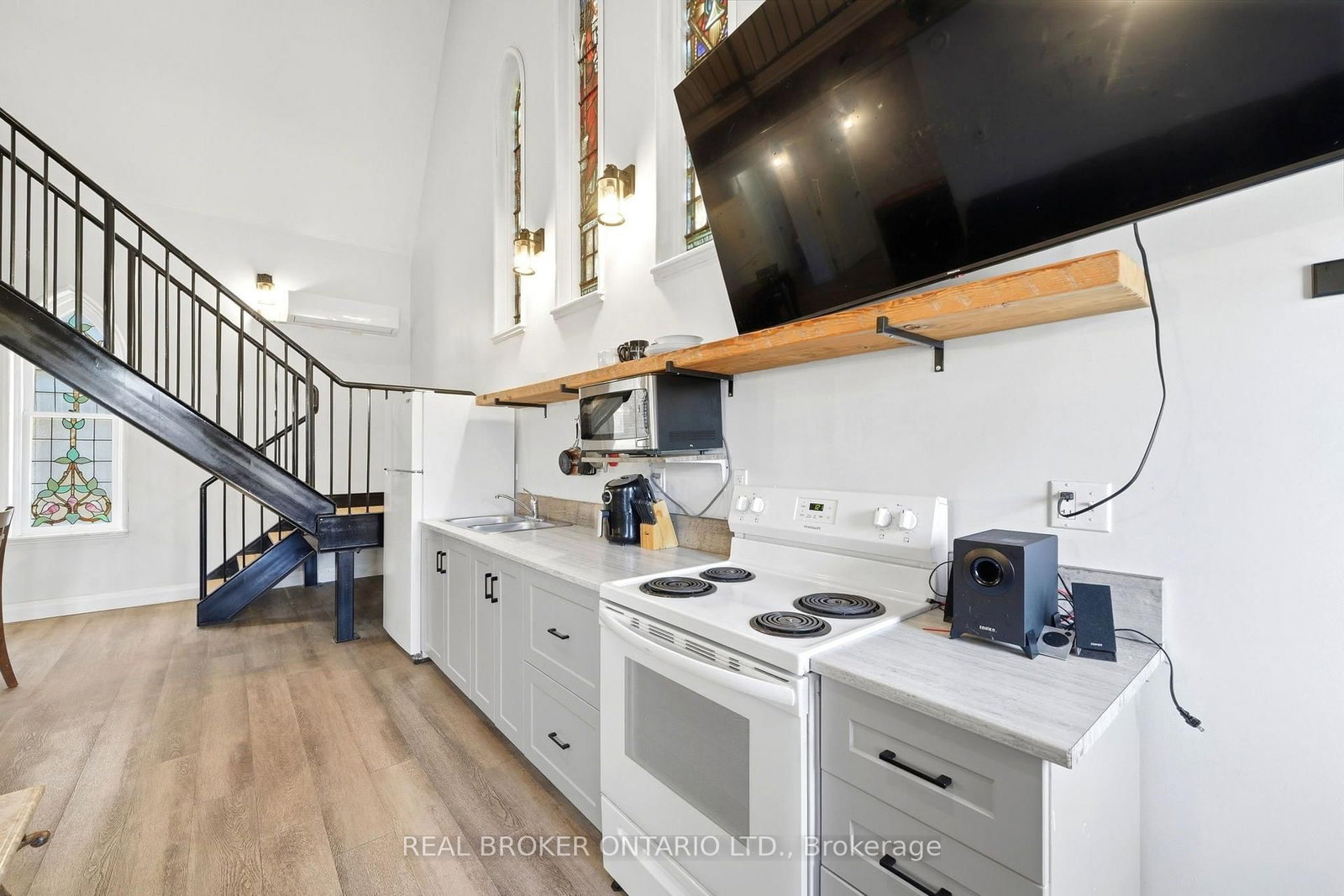 20 Mill Street E • Perth East, ON photo 11